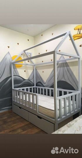 Кровать домик