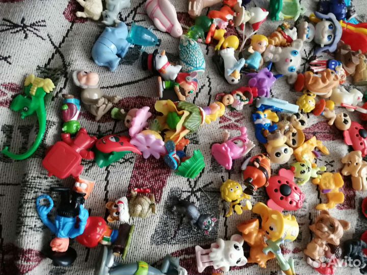 Игрушки из киндера пакетом