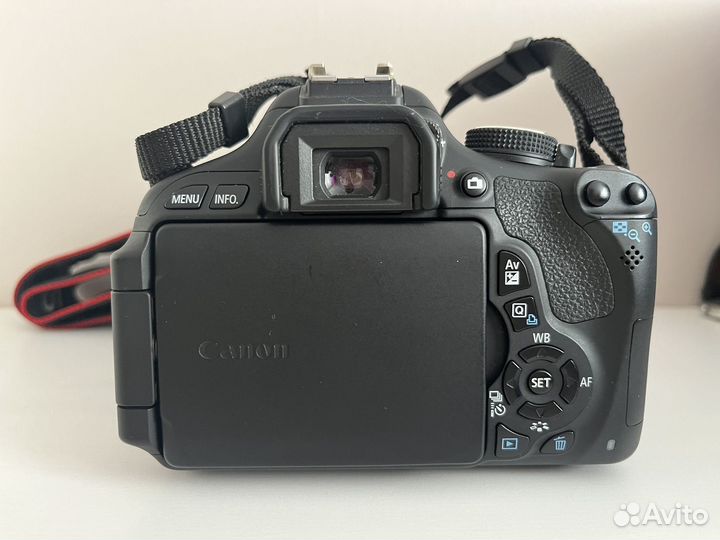 Зеркальный фотоаппарат canon 600d