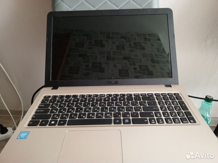 Ноутбук asus