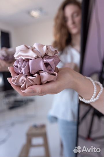 Резинка из натурального шёлка в подарочной коробке