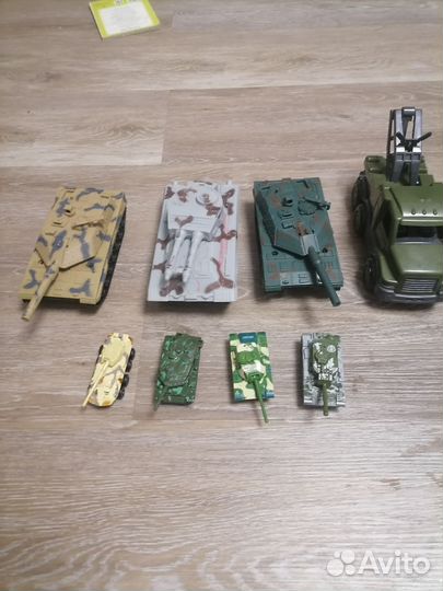 Модель танка 100 р любой