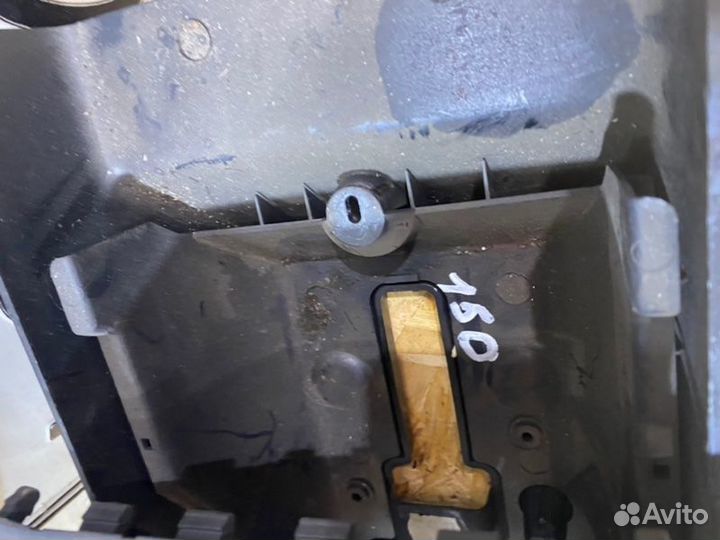 Кожух рулевой колонки Ford Fiesta 5 3D 2006