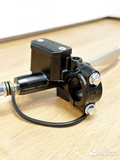 Ручка тормоза гидравлическая с бачком правая на эл