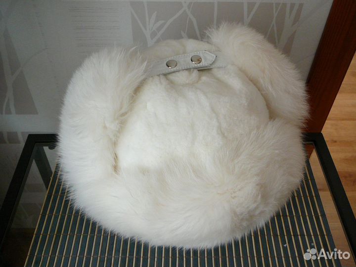 Шапка меховая белая женская