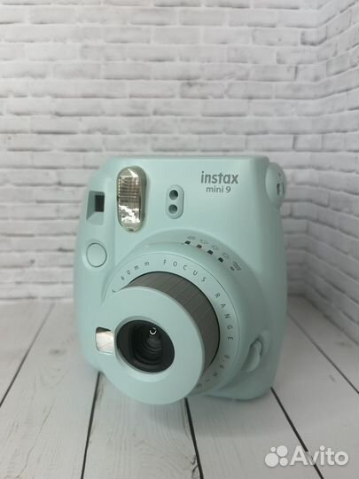 Фотоаппарат instax mini 9 голубой сломан