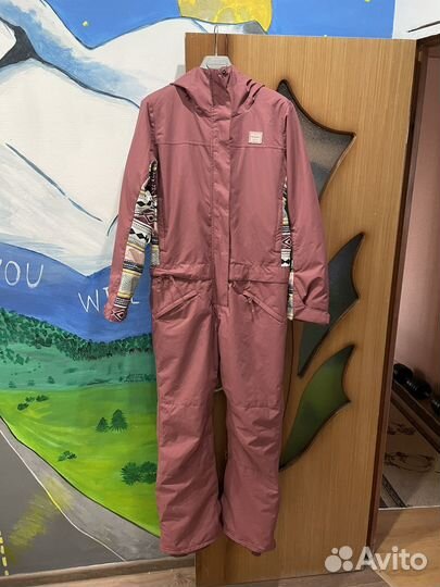 Горнолыжный комбинезон женский