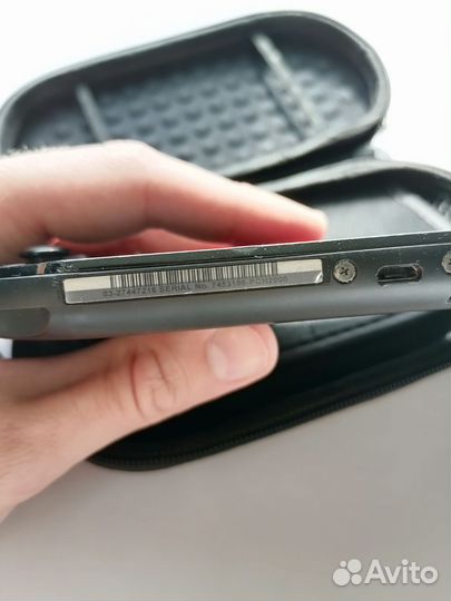 PS Vita slim PCH-2000