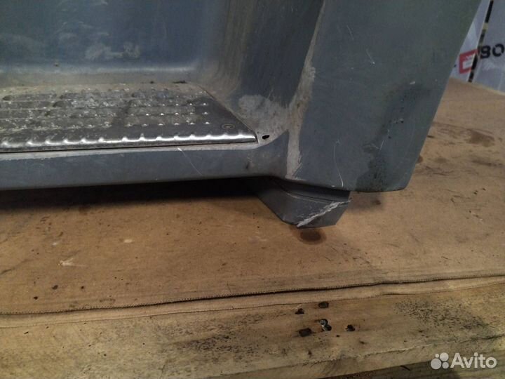 Подножка кабины левая DAF XF 105 2010 1656911