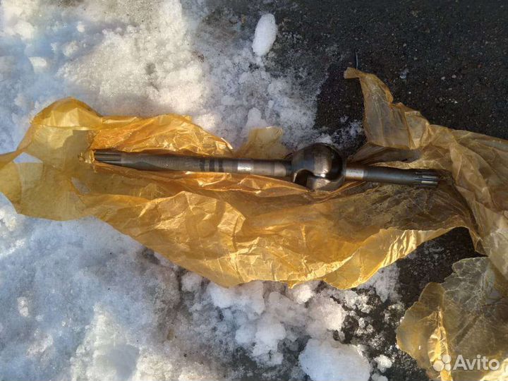 Шарнир поворотного кулака переднего моста правый в