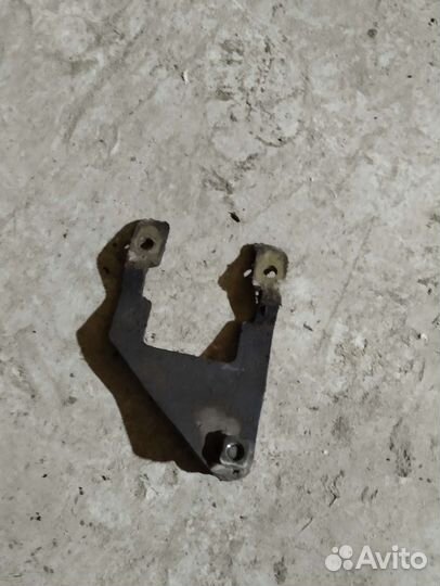 Кронштейн/крепление насоса Гура geely мк cross