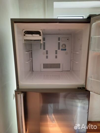 Холодильник toshiba