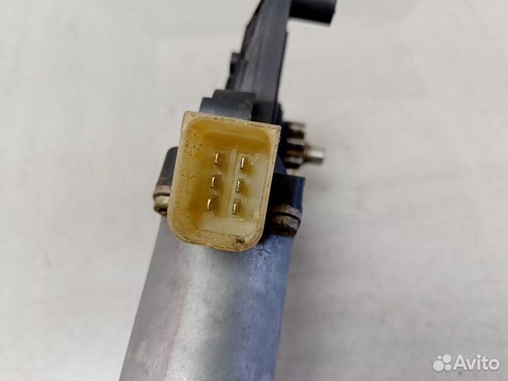 Моторчик переднего левого стеклоподъемника