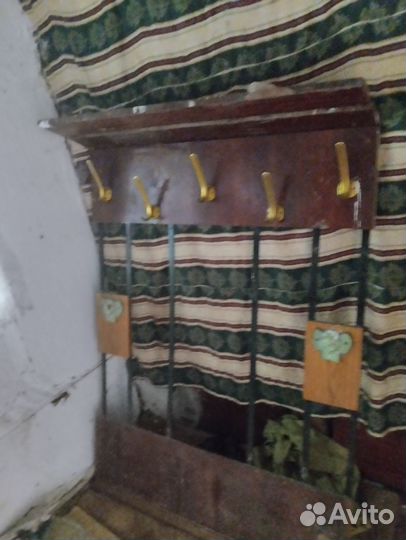 Вешалка в прихожую