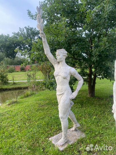 Парковая скульптура 1950 года