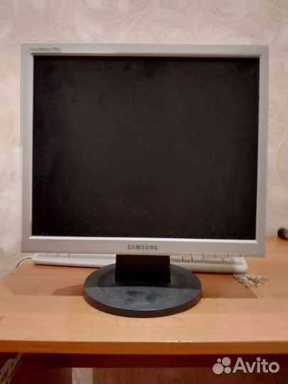 Монитор Samsung