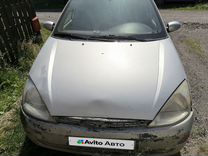 Ford Focus 1.4 MT, 2001, битый, 260 000 км, с пробегом, цена 170 000 руб.