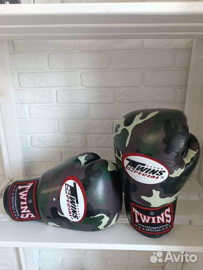 Боксерские перчатки twins 12