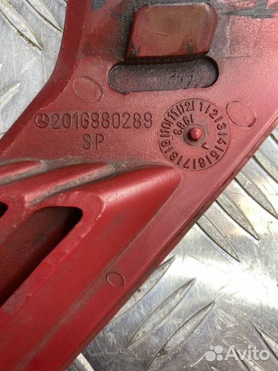 Молдинг крыла Mercedes-Benz