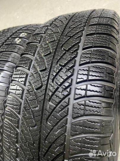 Goodyear UltraGrip 8 Performance 215/60 R16