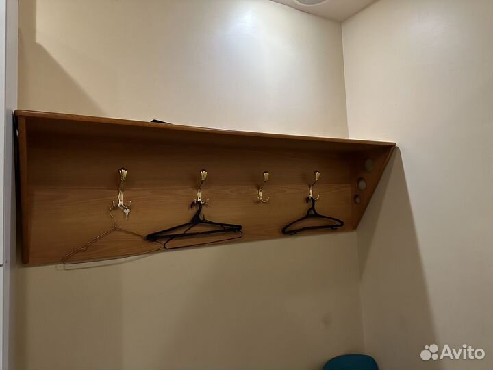 Вешалка для одежды настенная