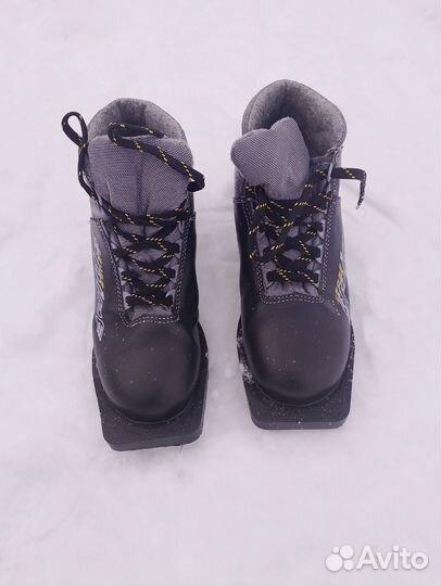 Лыжные ботинки