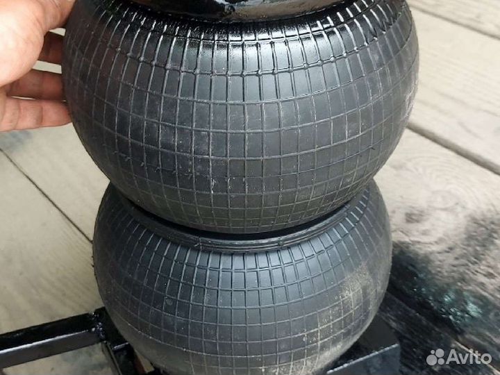 Пневмодомкрат