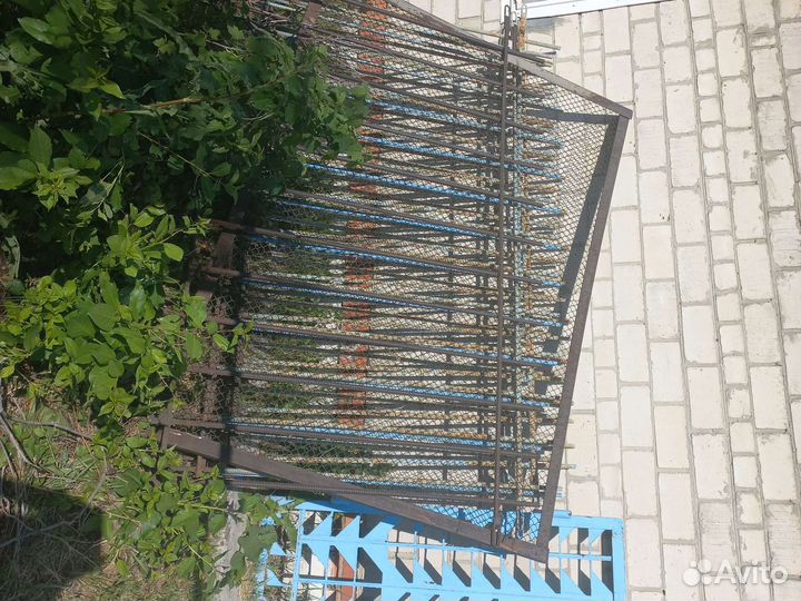 Готовый забор из арматуры
