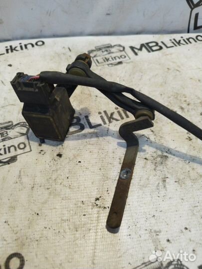 Датчик положения кузова задний правый Mercedes Gl