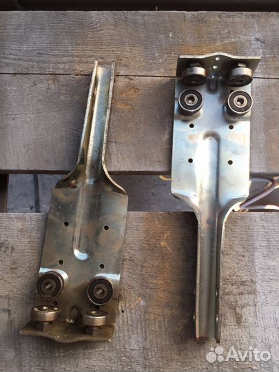 Каретка с роликами для сдвижной крыши