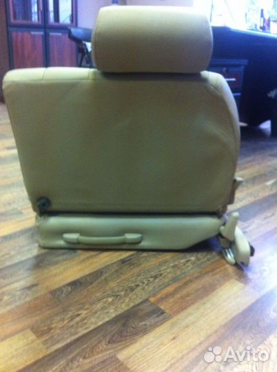 Сиденье в третий ряд Lexus LX470