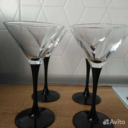 Фужеры, бокалы для мартини
