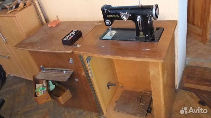 Швейная машинка altenburg