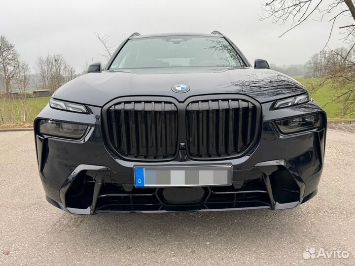 BMW X7 3.0 AT, 2024, 9 000 км