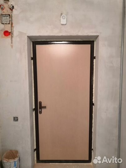 Дверь входная металлическая