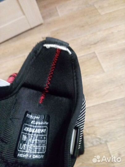 Налокотники хоккейные детские.на возраст 5-7лет