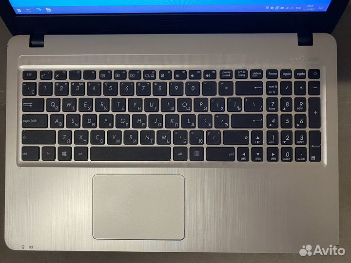 Ноутбук Asus Core i3 8Гб SSD Samsung 250 Гб
