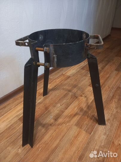 Треннога для казана