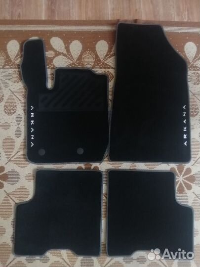 Новые текстильные ковры салона Renault Arkana