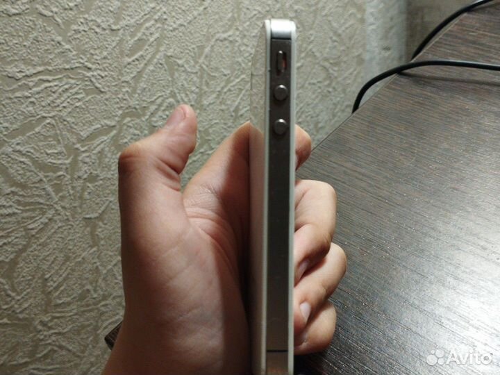iPhone 4S, 16 ГБ