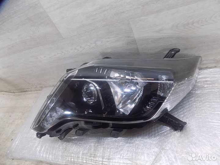 Фара левая Toyota Land Cruiser Prado