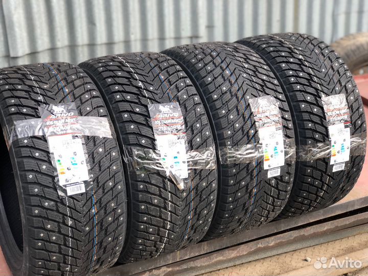Arivo Ice Claw ARW7 275/40 R18 103T
