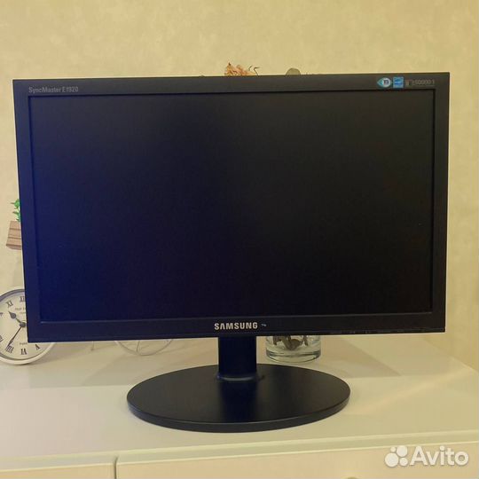 Монитор Samsung SyncMaster E1920N