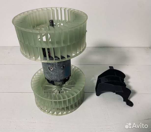 Оригинальный вентилятор печки Mercedes-Benz W124