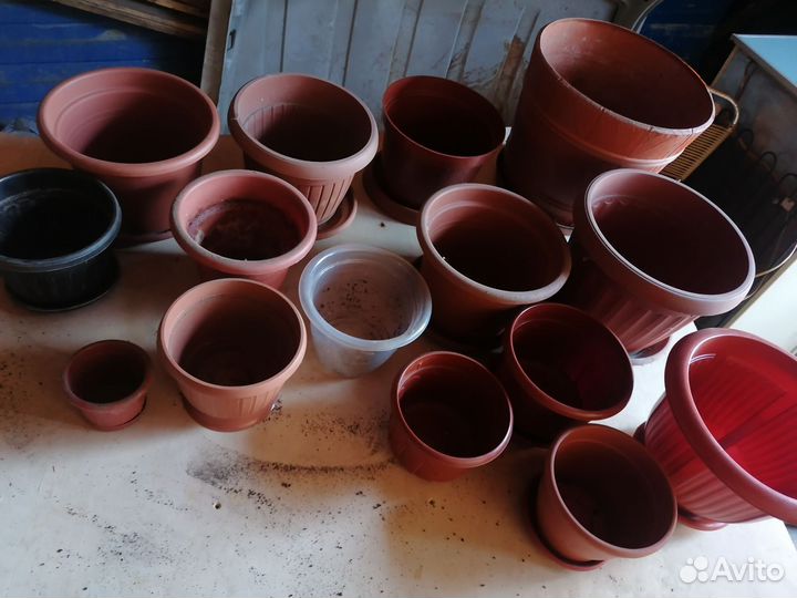 Горшки для цветов пластиковые