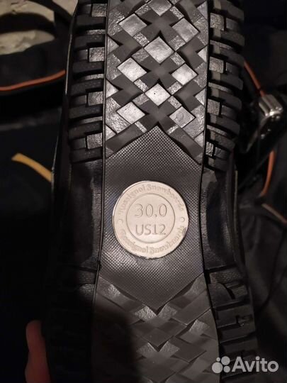 Сноубордические ботинки размер 44