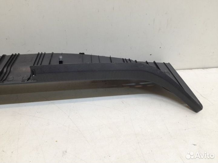 Накладка замка багажника Toyota Camry 70 2017-2023