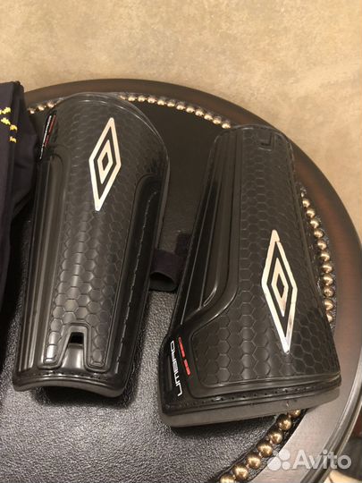 Футбольные щитки