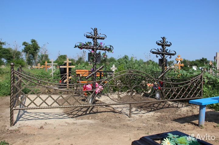 Ограды,памятники,кресты,столики,лавочки