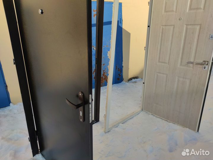 Дверь входная металлическая из новостройки